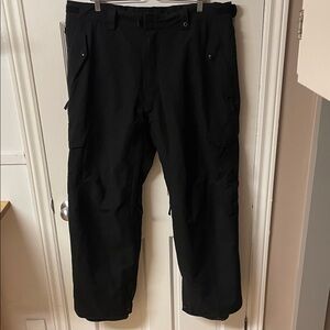 686 Defender Cargo black snow ski pants men’s size XL Volcom Burton Oakley
